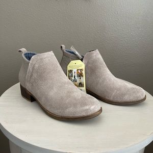 Toms Deia ankle boots, NWT